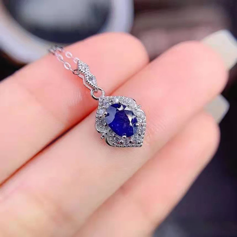 

Elegant Temperament Pendant Necklace Inlay Oval Cubic Zirconia Fashion Hollow Jewelry For Women Wedding Engagement Party Gifts