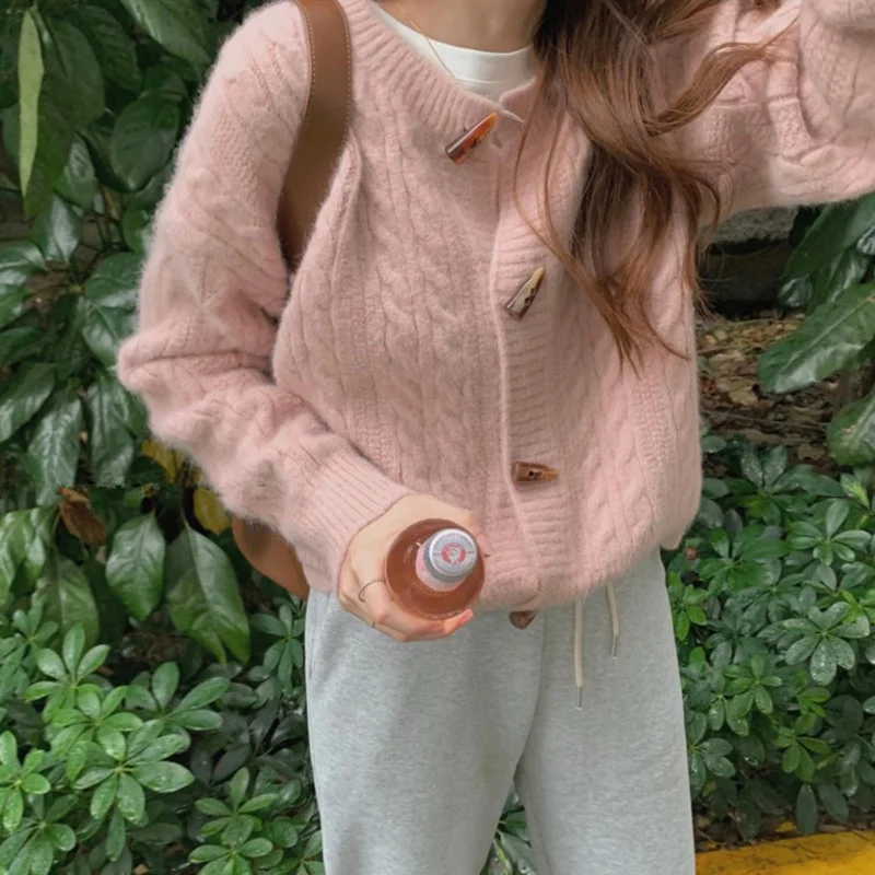 Женский короткий кардиган на пуговицах укороченный вязаный с длинными рукавами