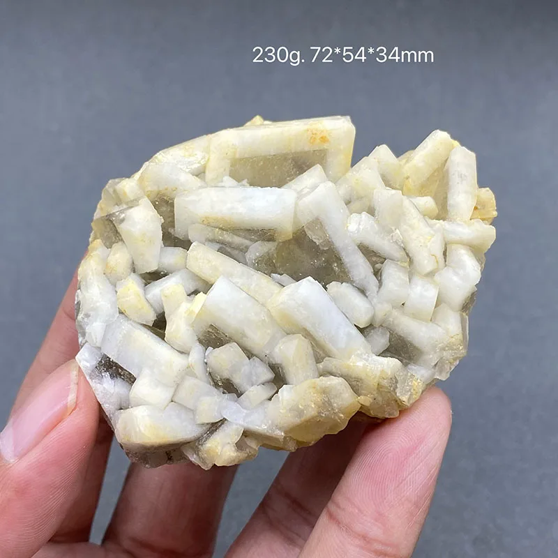 

TEGSTGKW Барит и флюорит, минеральный образец