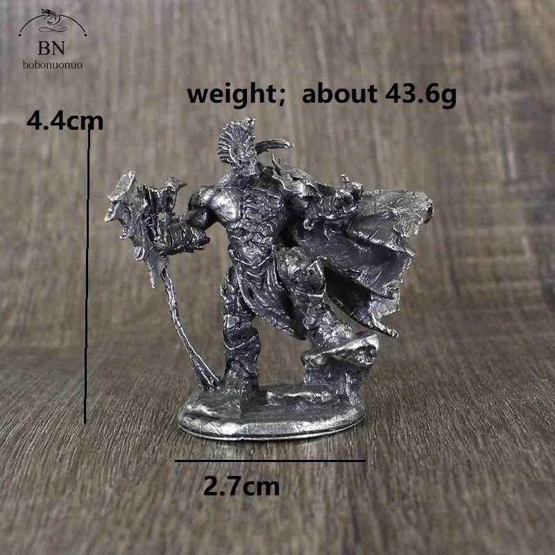 Миниатюрные фигурки орков из меди