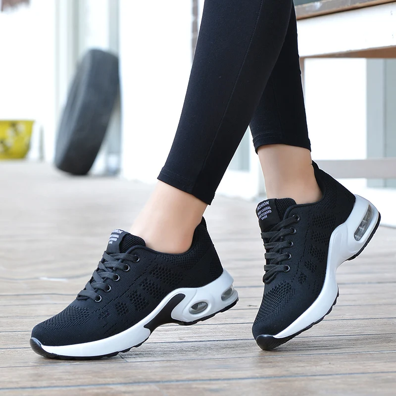Women Running Shoes Breathable Casual Shoes Outdoor Light Weight White Tenis Sports Shoes Casual Walking Sneakers for Wamen 2023