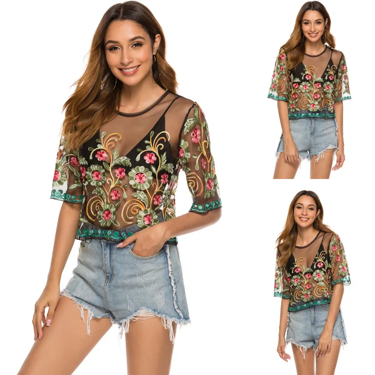 

Женская Черная свободная водолазка с принтом, модель весна-лето 2022