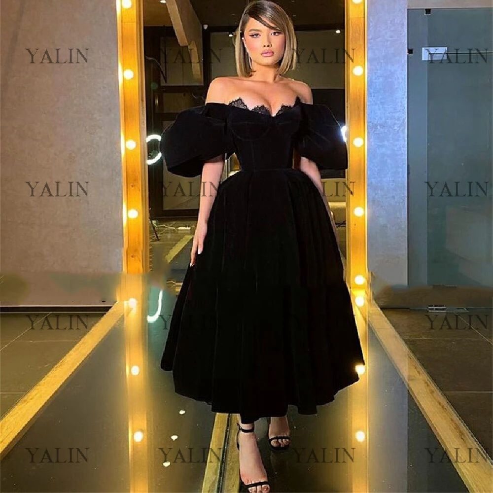 

YALIN Formal Off The Shoulder Prom Dresses Tea-Length Lace Puff Sleeves Gradutation Gowns Short 2022 Black Velvet Party Dress