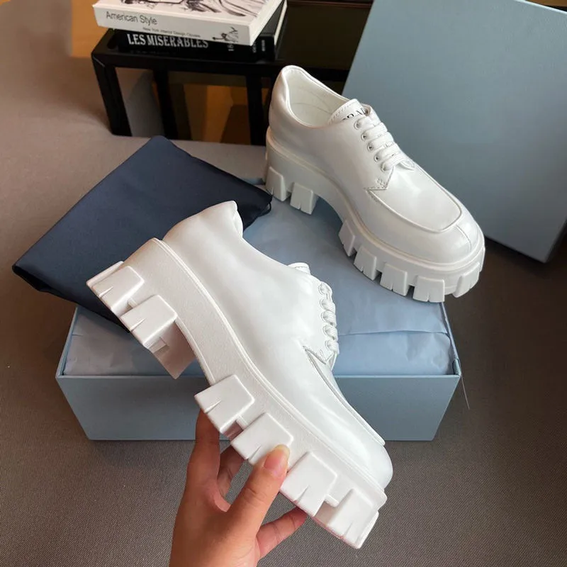 

Женские роскошные лоферы на высоком каблуке, туфли мэри джейн с треугольным логотипом от известного бренда, Осень-зима 2021