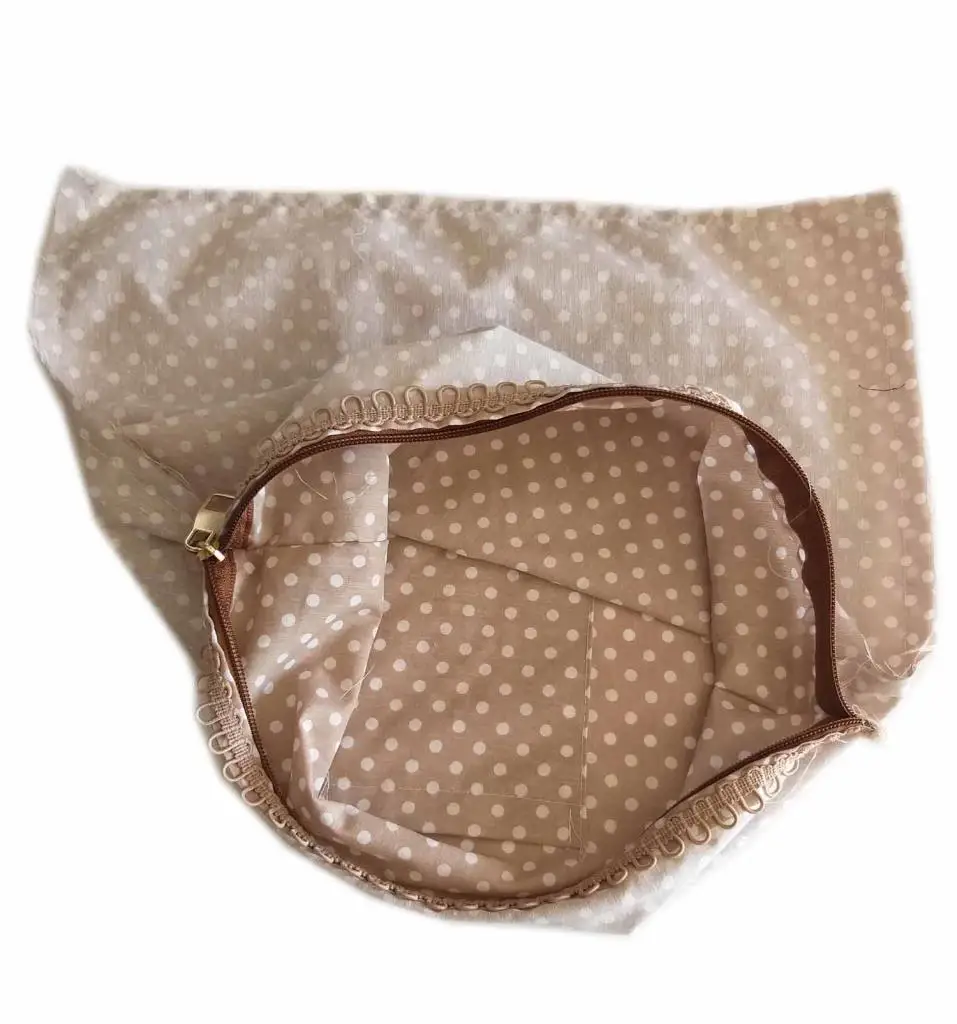 38x38 см Вшитая подкладка на молнии в горошек молочно-кофейного цвета | Дом и сад