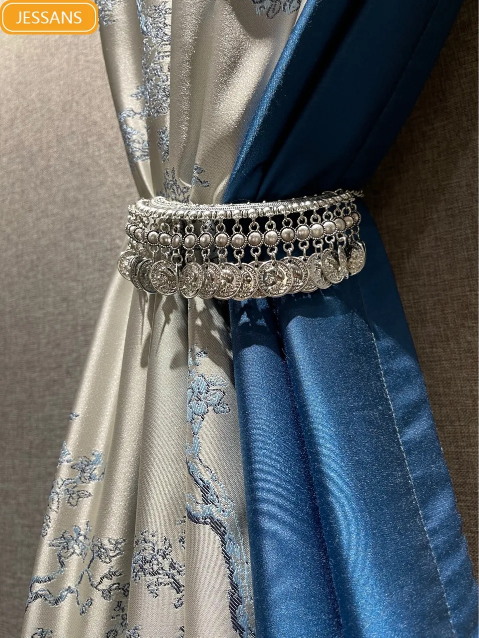 

Chinese Blue and White Pattern Simulation Luster Jacquard Stitching Blackout Curtains for Living Room Bedroom Finished Product