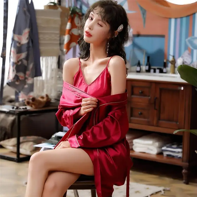 【Buy a send a set of】 the spring and autumn period and the couple robe silk pajamas women married silk red ice silk bathrobe