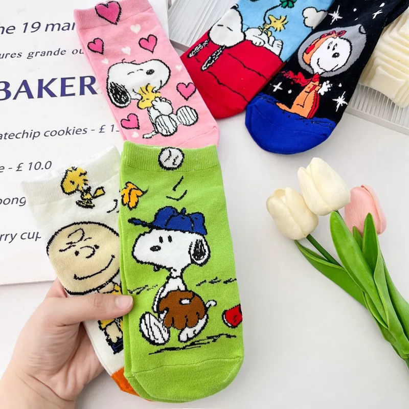 Фото Мультяшные аниме-носки из серии Snoopys: милые, кавайные, с креативным принтом, дышащие и влагоотводящие, для мальчиков и девочек №4
