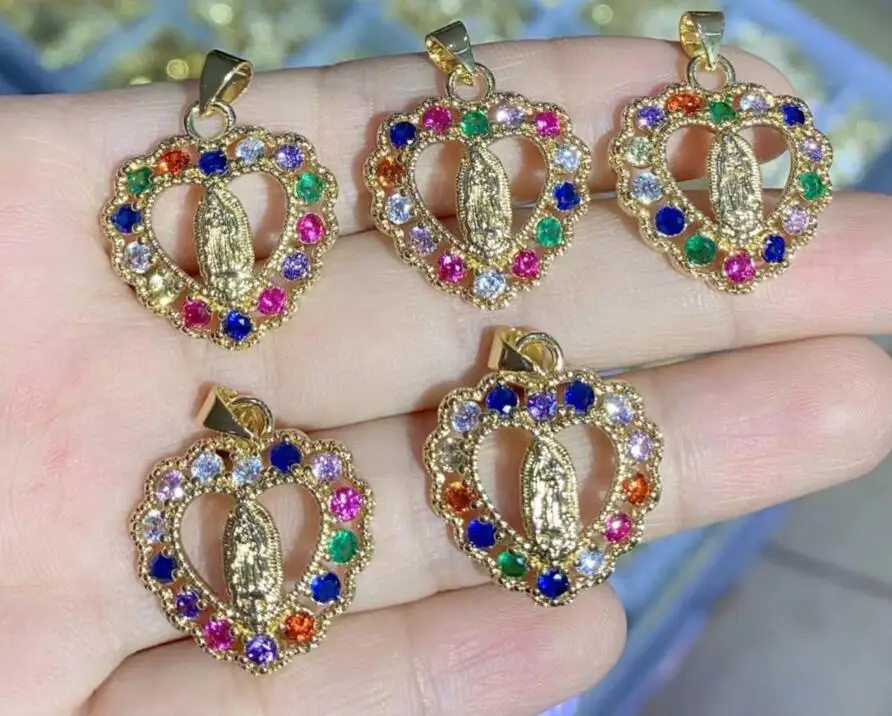 

Модное микро-украшение с фианитами в форме сердца, ювелирные изделия, золотой Радужный кристалл, Дева Мария, религиозное ожерелье, подвеска ...