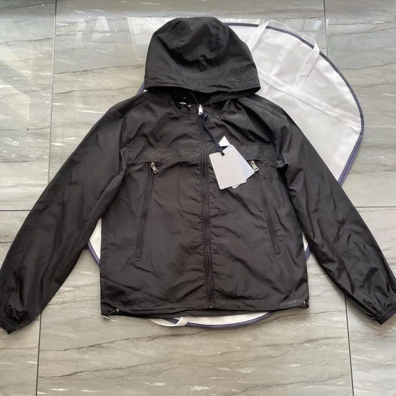 Куртка мужская с капюшоном свободная повседневная куртка вышивкой и надписью