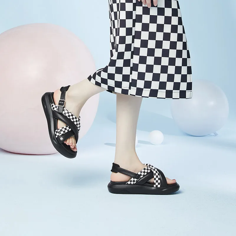 

Kangnai Sandals Women Shoes Checkered Platform Flats Casual Female Summer Shoes
