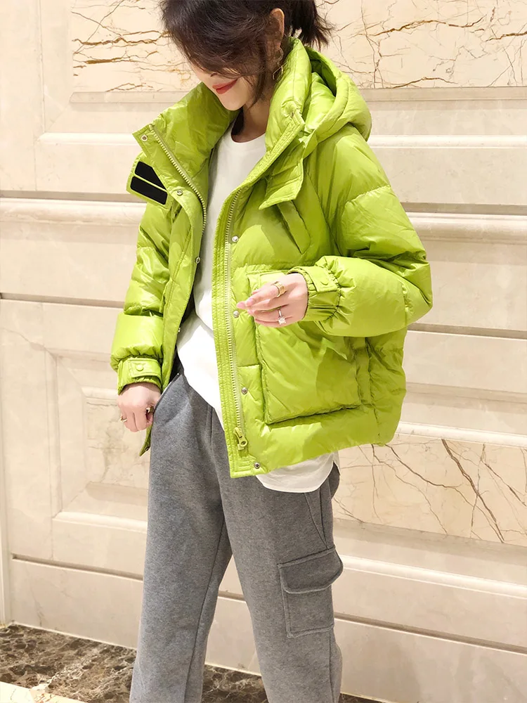 

Зеленый короткий пуховик с капюшоном женская зимняя маленькая куртка на белом утином пуху Европейская станция Новинка Зима 2022 женская одежда
