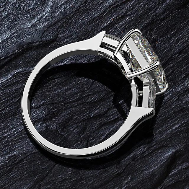 Emerald Gemstone Diamonds Ring - Fine Jewelry 2