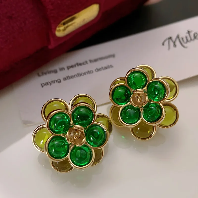 Ретро-гонконгский стиль зеленая глазурованная контрастная трехмерная серьга