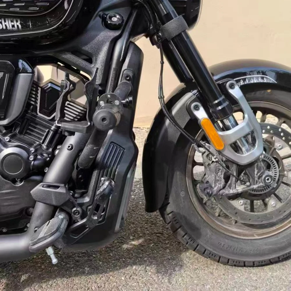 Фото Защитный кожух заднего колеса (брызговик) для VOGE CU625 Custom, удлиненный, глянцевый черный, из высокопрочной мягкой резины PA №5