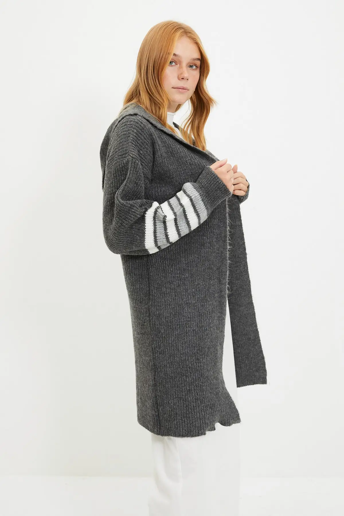 

Trendyol Striped Knitwear Cardigan TWOAW22HI0884