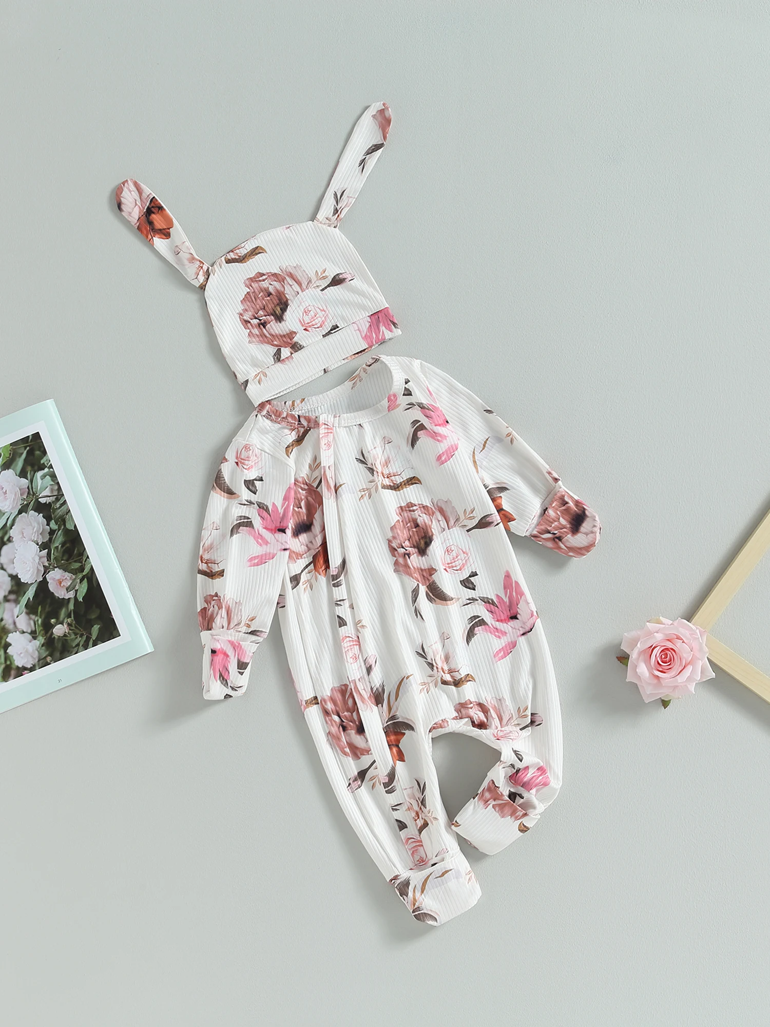 

Adorable Newborn Jumpsuit with Floral Print Long Sleeves and Oblique Zipper - Complete with Headband for Baby Boy or Girl s