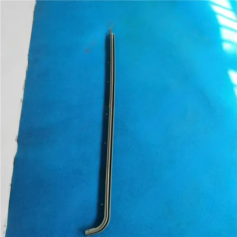 Боковая направляющая центральной двери верхняя центральная для SAIC MAXUS V80