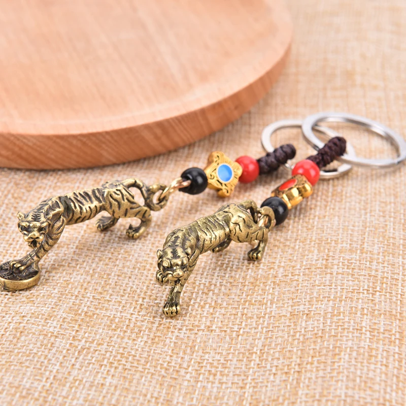 

Brass Zodiac Tiger Animal Keychain Copper Shouting Beast Car Keyring Handmade Craft Bronze Forest King Bag Hanging Pendant Gifts