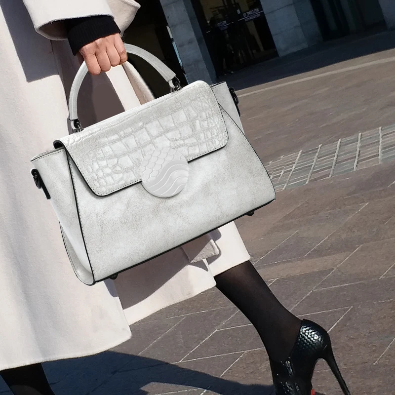 Fashion Pure Leather Women's Bag Fashion Wing Bag Versatile Genuine Leather Large Capacity Women's Bag Crossbody Bag Cowhide