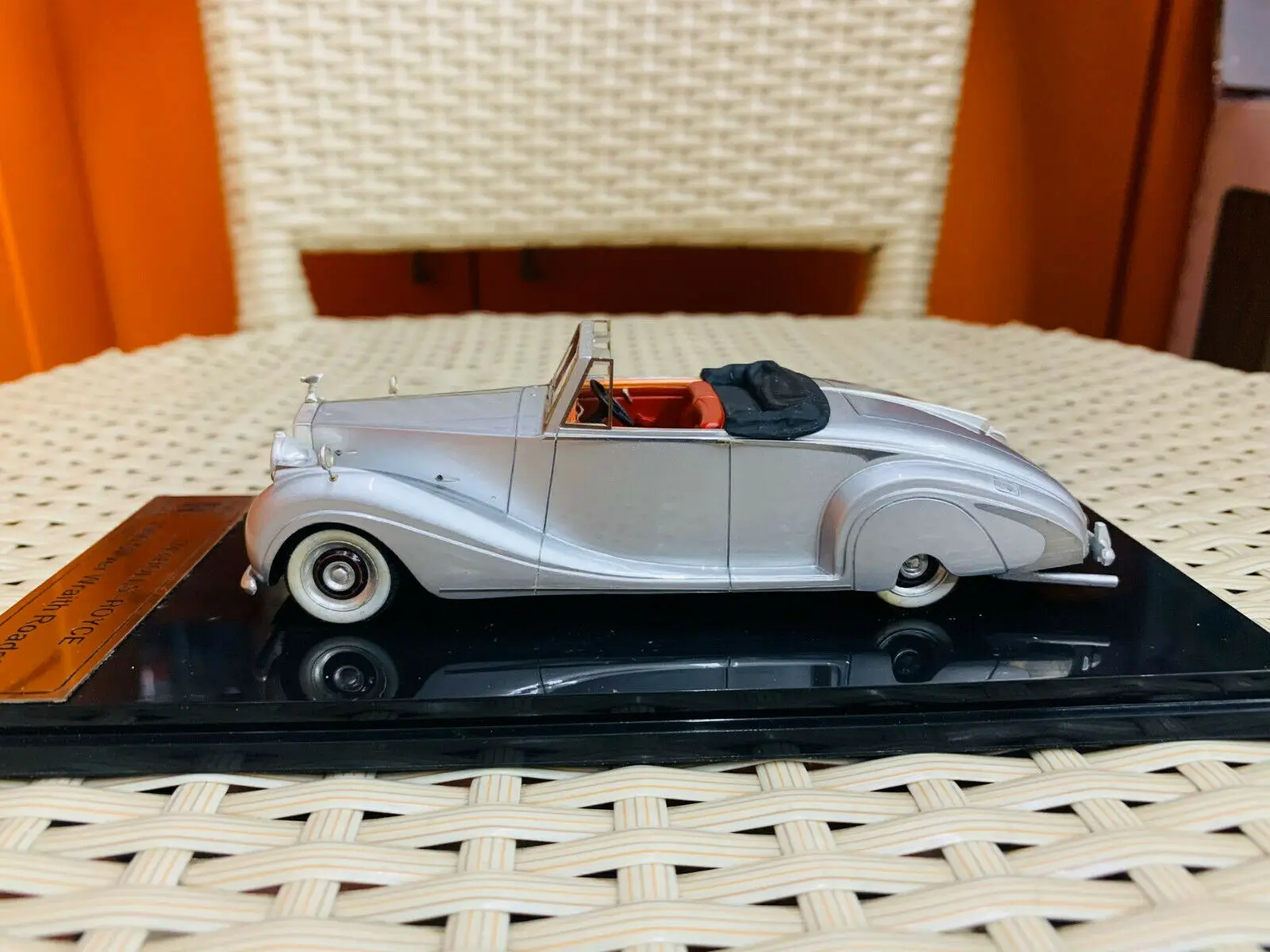 

Rolls-Royce 1950 Silver Wraith Roadster 1/43 Scale Resin Model Car Silver