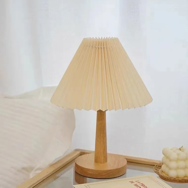 

Ночной светильник в скандинавском стиле, прикроватная лампа для спальни, плиссированная настольная лампа, светильник для девушек, настосве...