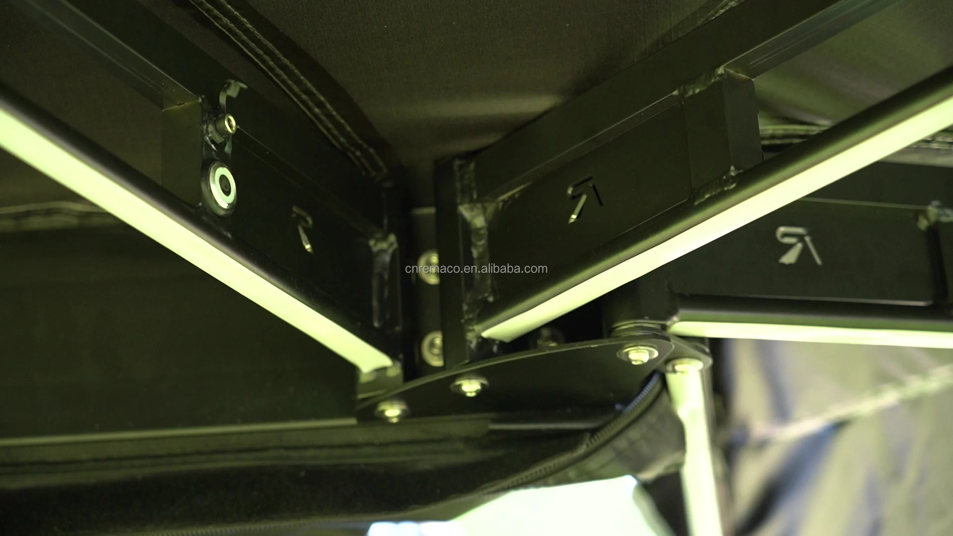 Открытый 2 м сверхмощный легкий фургон-грузовик сбоку автомобиля 270 градусов