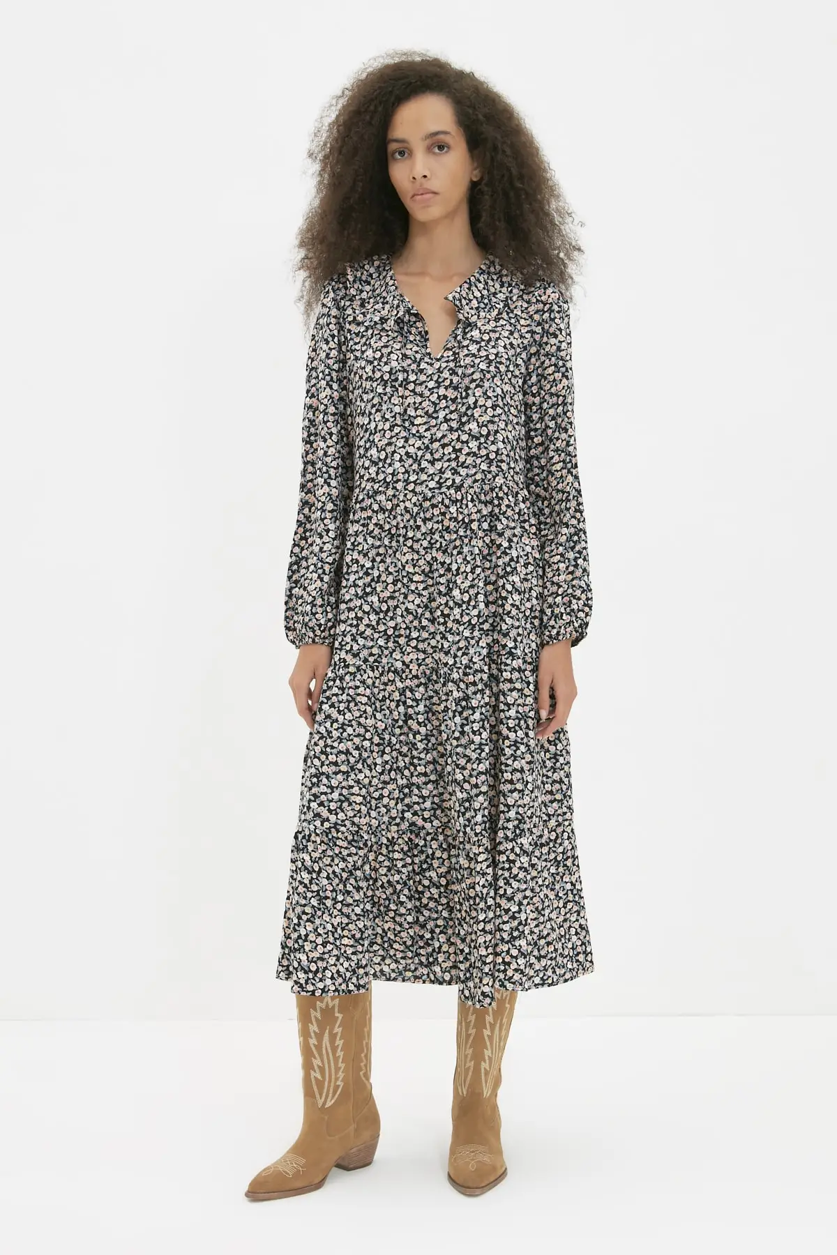 

Trendyol Collar Detail Dress TWOAW22EL1131