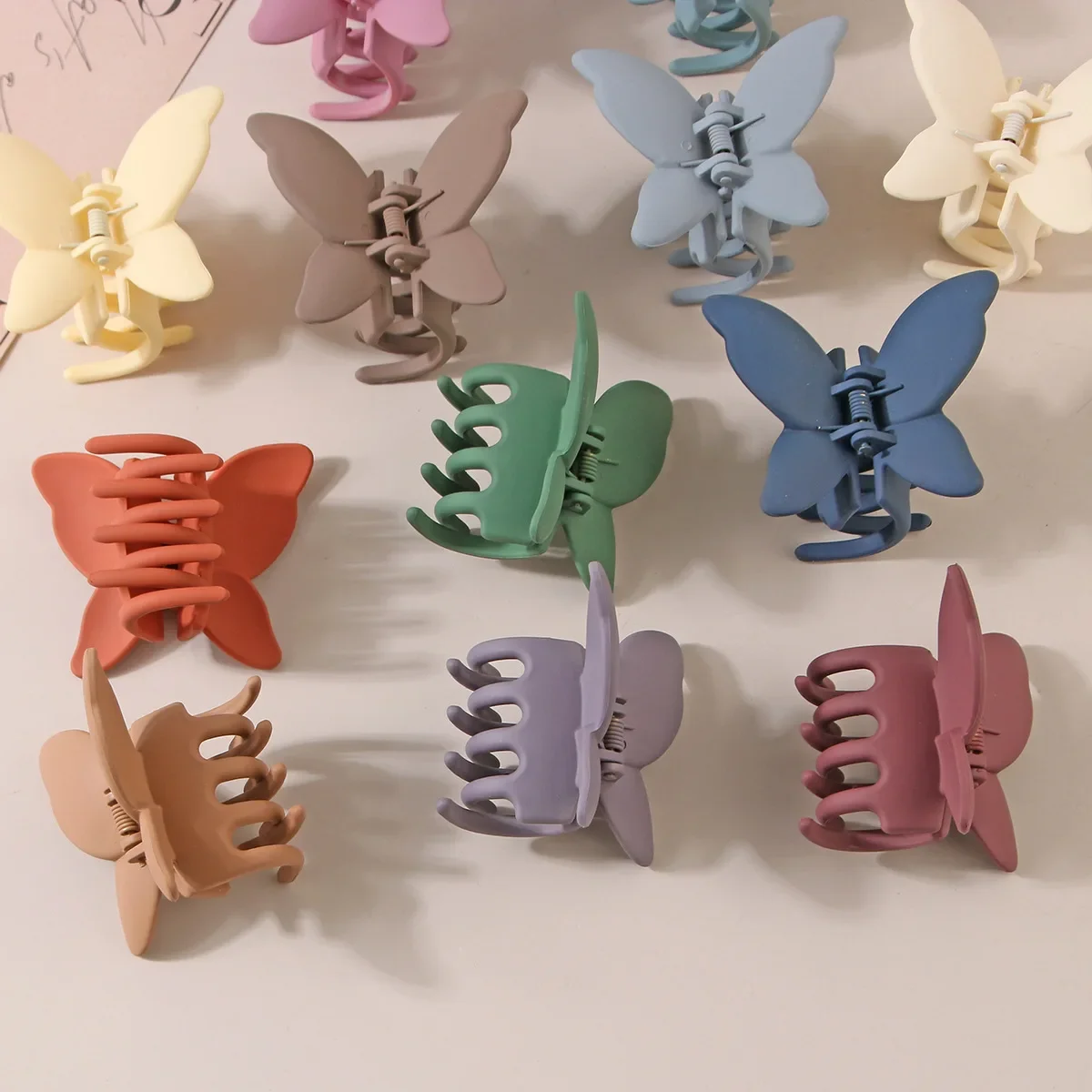 Y2K коготь для волос-бабочки женщин и девочек однотонные милые матовые заколки
