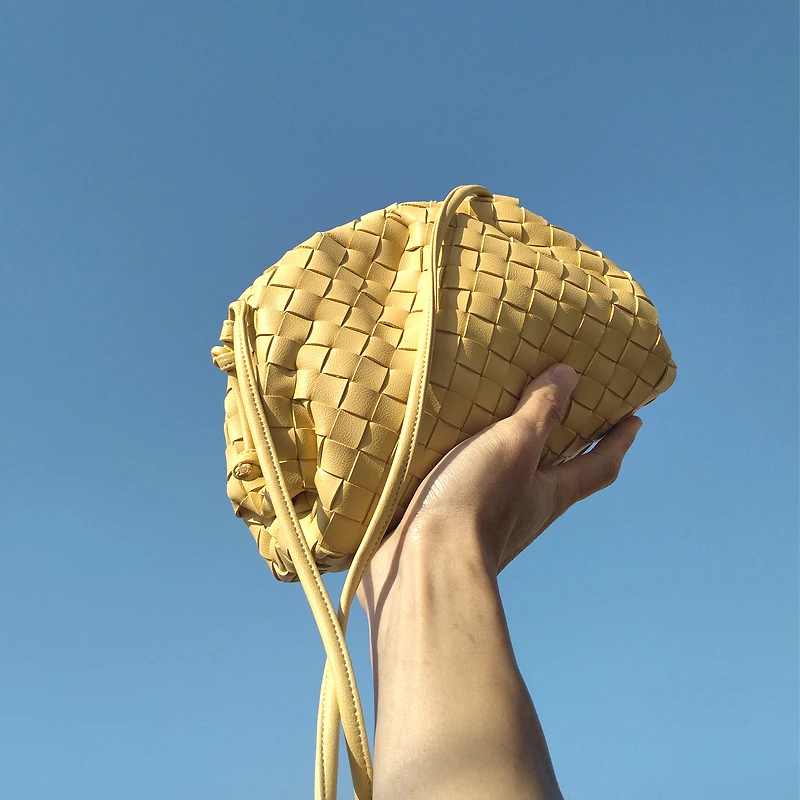 

Плетеная Сумка в форме облака, сумка-почтальонка из мягкой кожи на одно плечо, кожаная маленькая сумка-мессенджер, женская сумка, новинка 2022