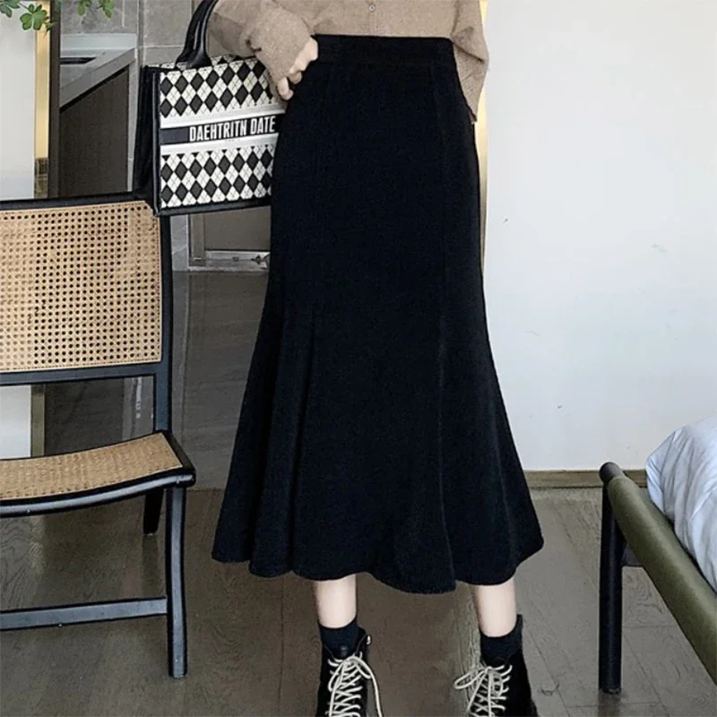 Рисунок 3 - Женская Вельветовая юбка средней