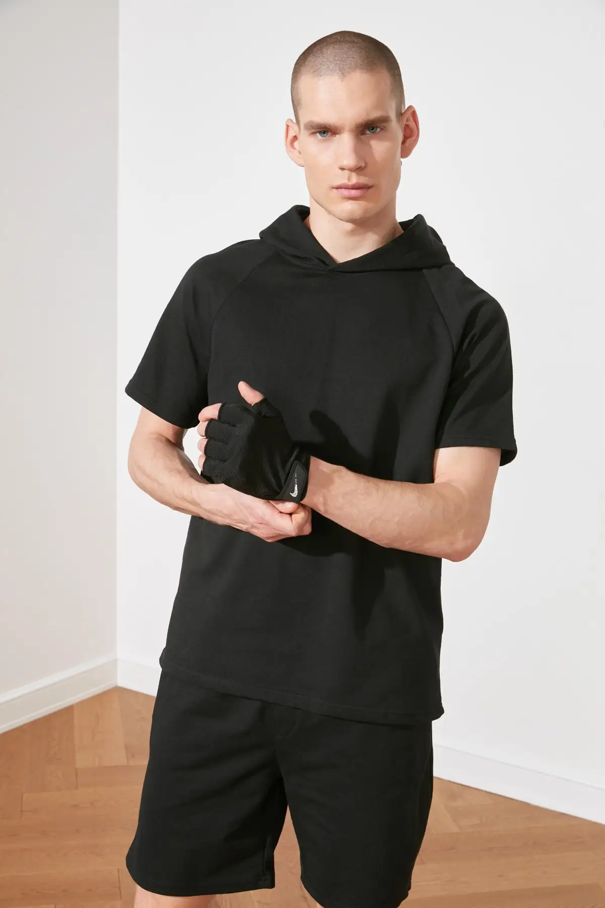 

Trendyol Men 'S Regular Fit Sweatshirt TMNSS21SW0305