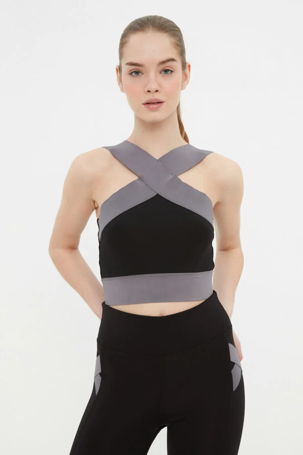 

Tape Detailed Padded Sport Bra TWOAW22SS0072