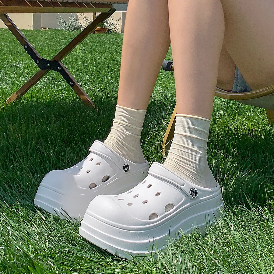 Женские современные тапочки Queen Time на толстой подошве и высоком каблуке для