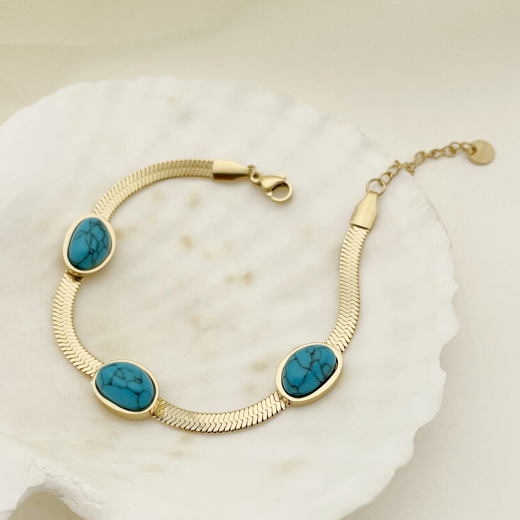 

Fashion Exquisite Elegant Turquoise Bracelet For Women Vintage Classic Trending Metal Bracelet For Friend Jewelry Party Gift