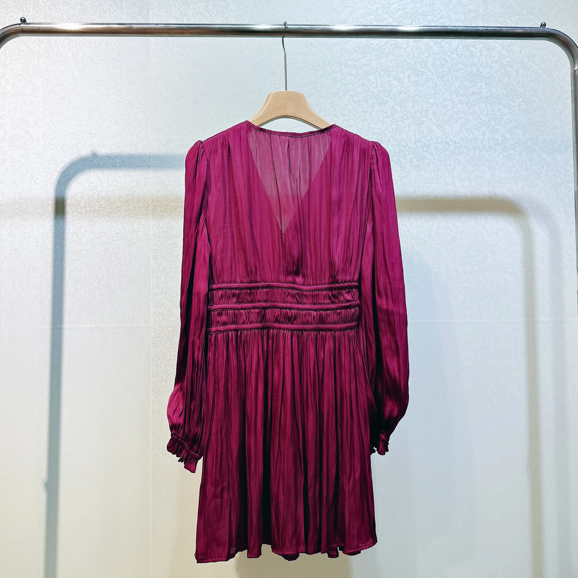 

Женское мини-платье с оборками, винтажное платье с V-образным вырезом, длинным рукавом-фонариком и эластичной талией для ранней осени, 2023