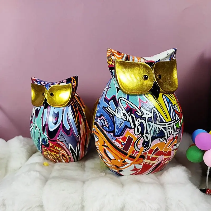 

European and American Creative Home Living Room Colorful Resin Crafts Owl Decoration Wine Cabinet Resin Decoration