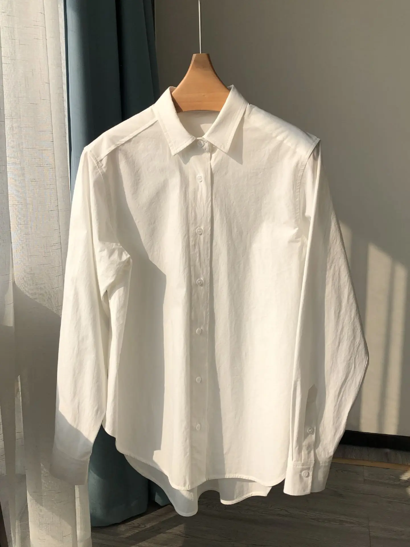 

100% Cotton Women Shirts Fresh Turn-down Collar Simple Long Sleeve Single Breasted Blouse for OL 2022 Spring new