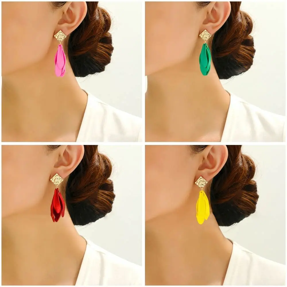 

Acrylic Dangle Earrings Flower Petals Ear Clip Fashion Fashion Jewelry for Women Girl Wedding Party