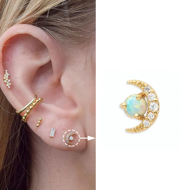 

Серьги-гвоздики женские из серебра 925 пробы в виде полумесяца с опалом