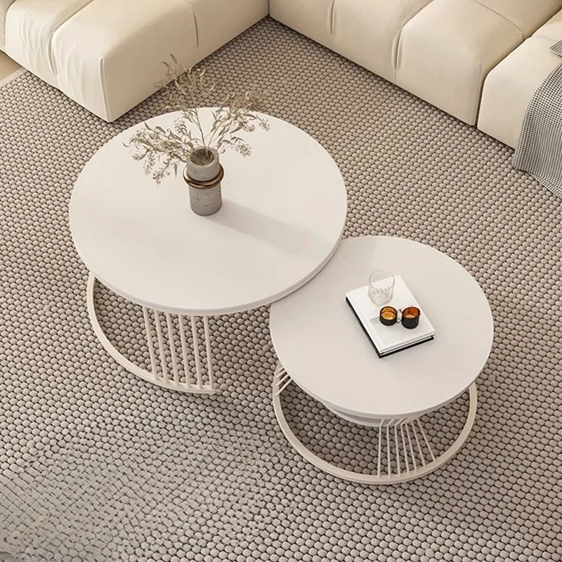 Журнальный столик с круглым полом минималистичный белый современный элегантный