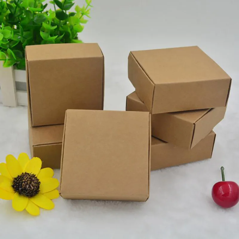 Картонный пакет коробка. Упаковочные коробки. Картонная коробочка. Картонные коробочки для подарков. Коробки небольшие картонные.
