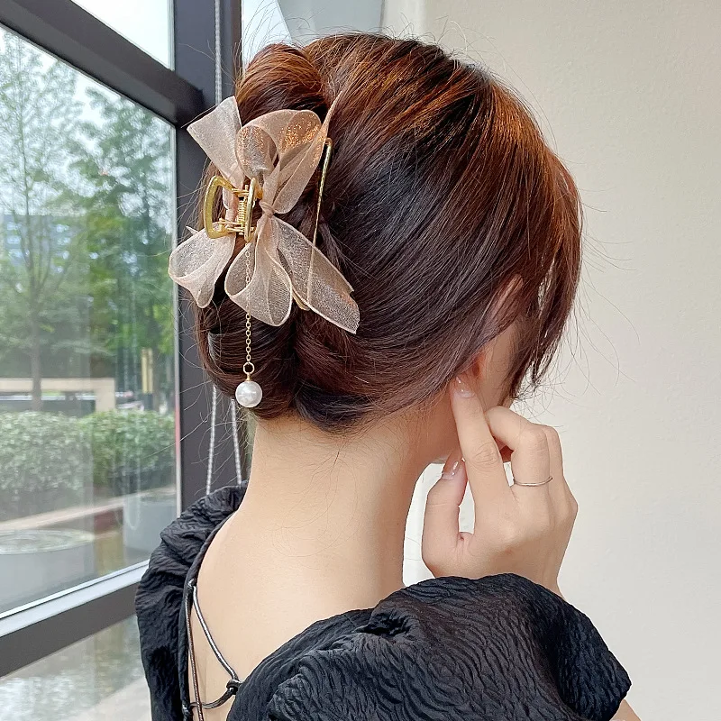 

Elegant Fabric Flower Hair Claws Geometric Metal Hair Clips for Women Vintage Hollow Hairpin Trendy Girls Hair Accessories 2022