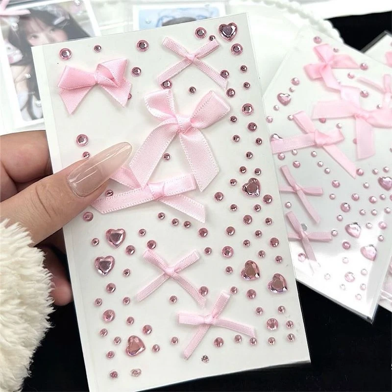 

Набор наклеек сердечки с стразами