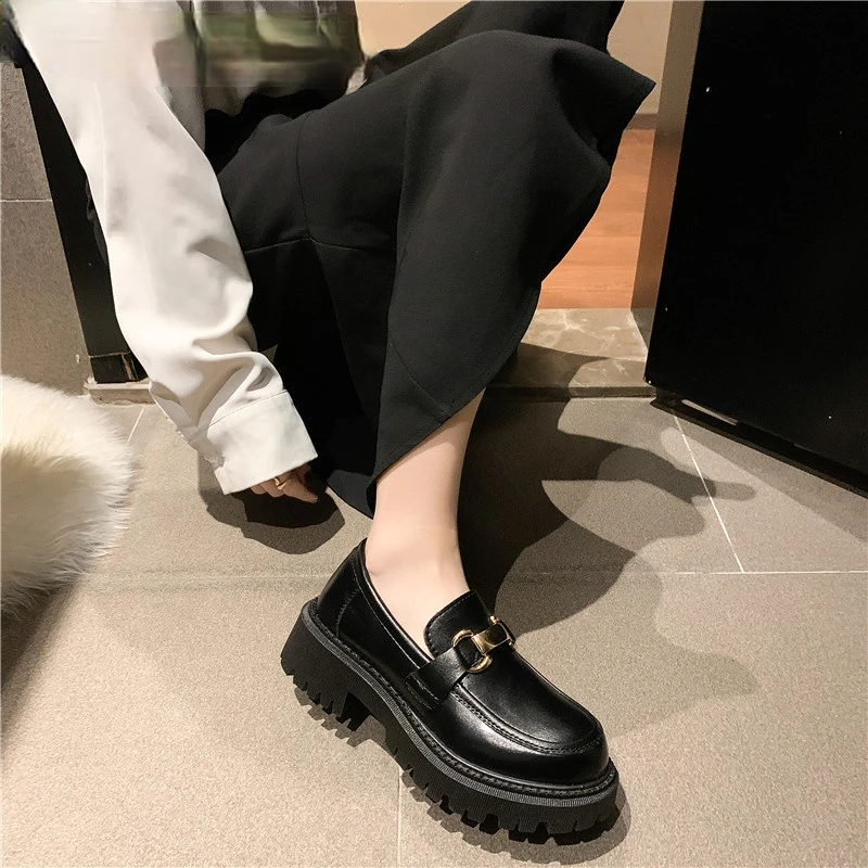 

2022 Spring and Autumn New Women's Flat Shoes Ladies Leather Platform Shoes Casual Buckle Shoes Ladies Fashion All-match Shoes