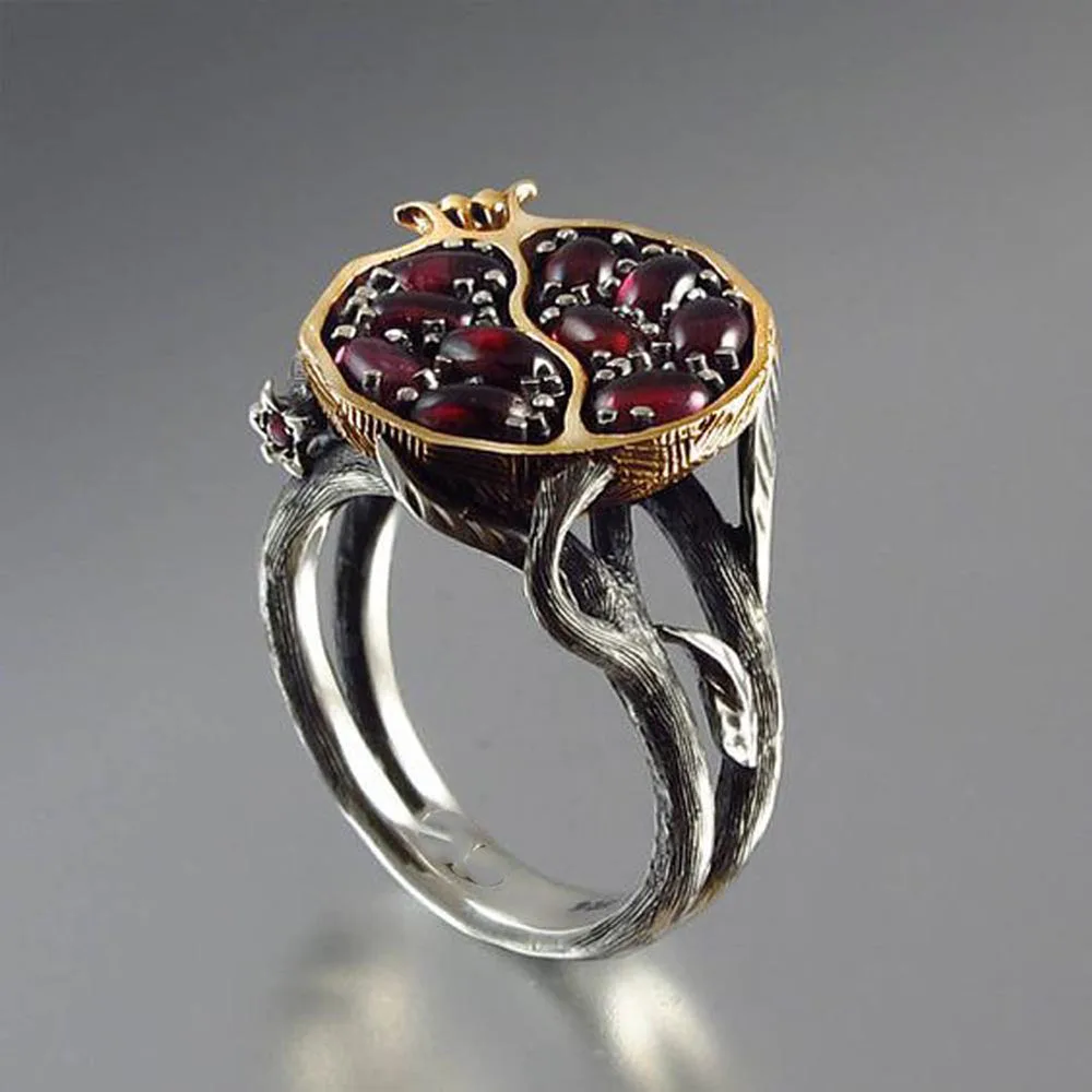 

Hot Sale Of New Alloy Vintage Garnet Rattan Black Gold Round Rings For Women Retro Classic Creative Jewelry Gifts Wholesale