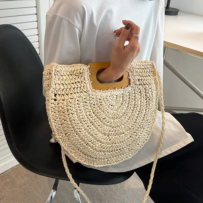 

Сумка кросс-боди Женская с вышивкой и цепочкой, миниатюрный Роскошный дизайнерский саквояж на плечо из экокожи, тренд Лето 2022