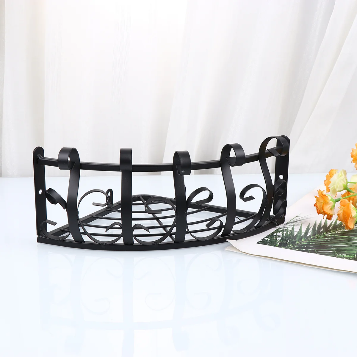

1pc Iron Flower Pot Rack Wall Mounted Flower Shelf Hanging Semicircle Flower Stand Hanging Basket (Black)