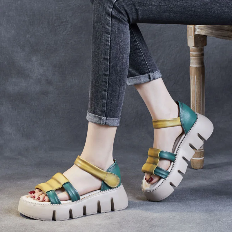 

Женские летние босоножки на танкетке, универсальные босоножки из искусственной кожи с открытым носком разных цветов, женская обувь, новинк...