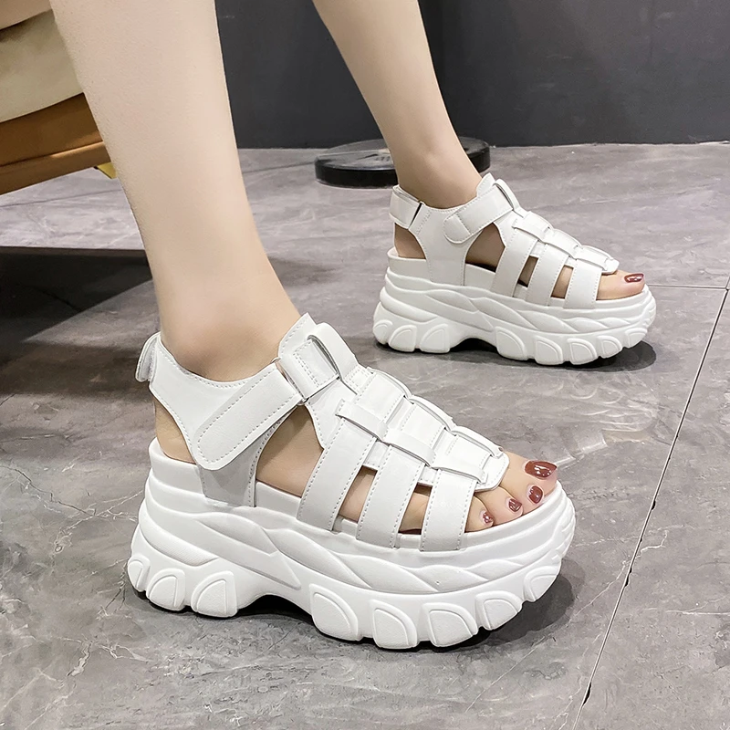 

Шлепанцы женские резиновые на танкетке, люксовые сланцы, пляжные сандалии на танкетке, шлепанцы, на платформе, черные, 2022